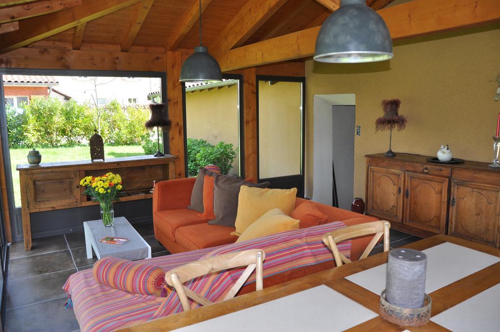 B&B La Cerisaie Francheleins Exterior foto